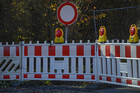 site, barrier, demarcation, warning, road works, yellow, lock HD wallpaper