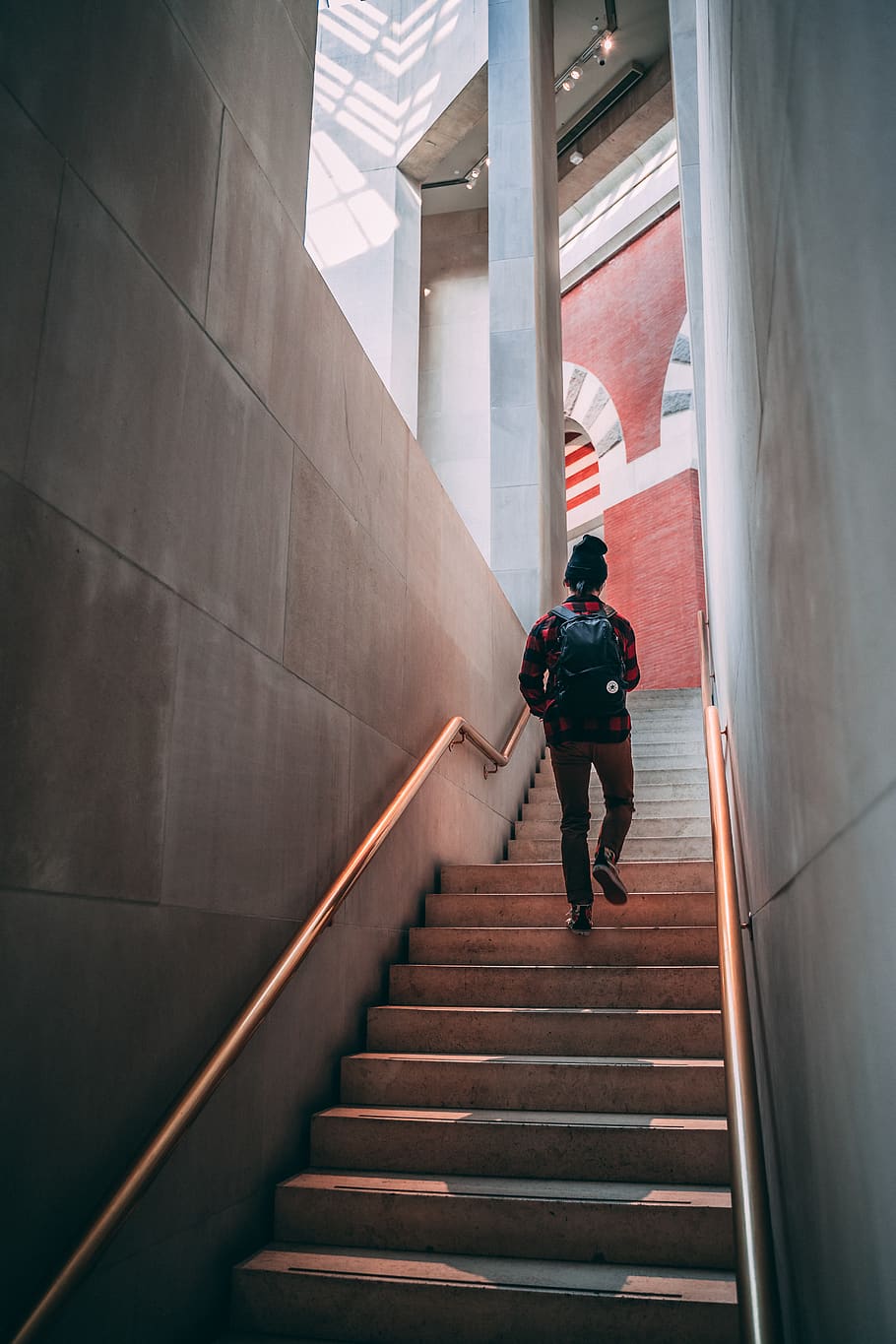 person carrying backpack walking on stairs, handrail, banister, HD wallpaper