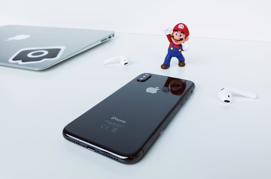 desk, apple, minimal, setup, airpods, iphone, iphonex, mario HD wallpaper