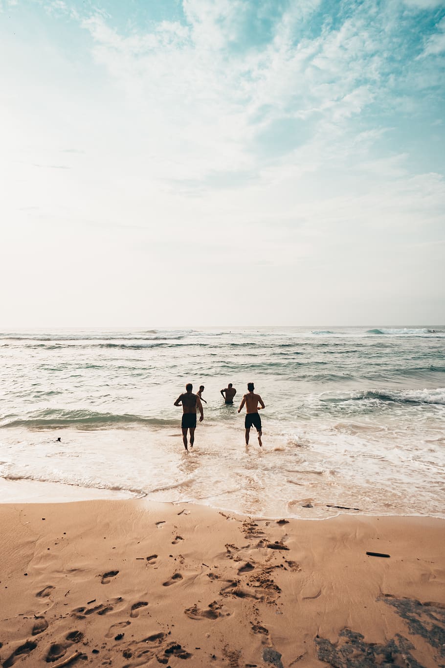People Running Near Seashore at Daytime Photo, beach, blue, coast HD wallpaper