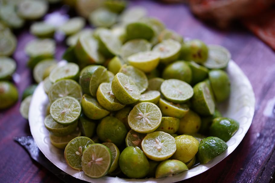 lemon - fruit, juice, table, close-up, nature, freshness, harvesting HD wallpaper