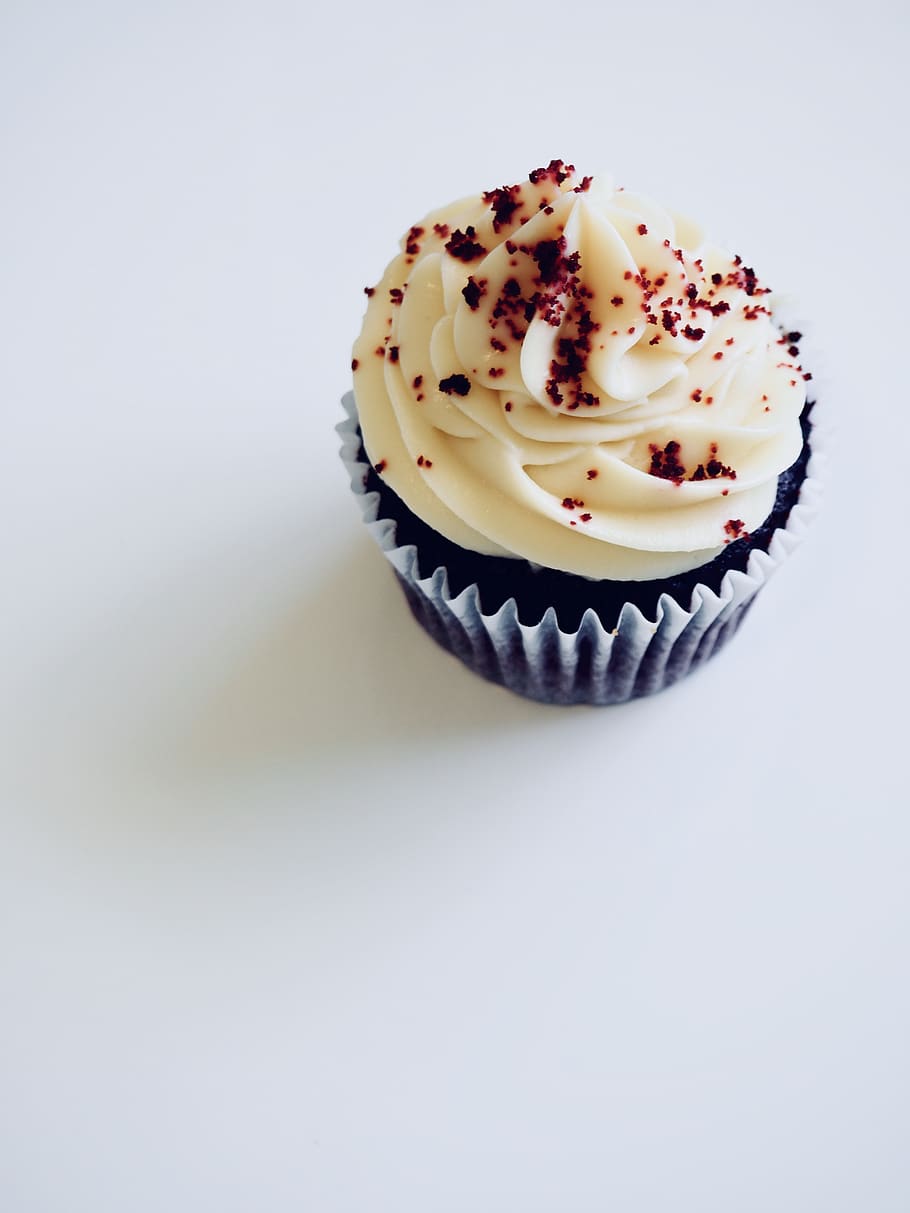 Closeup Photo of Cupcake, bake, baked, bakery, baking, cakes HD wallpaper