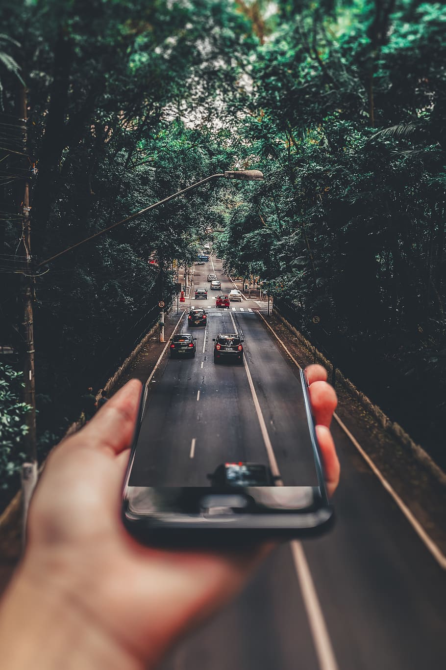 Forced Perspective Photography of Cars Running on Road Below Smartphone, HD wallpaper