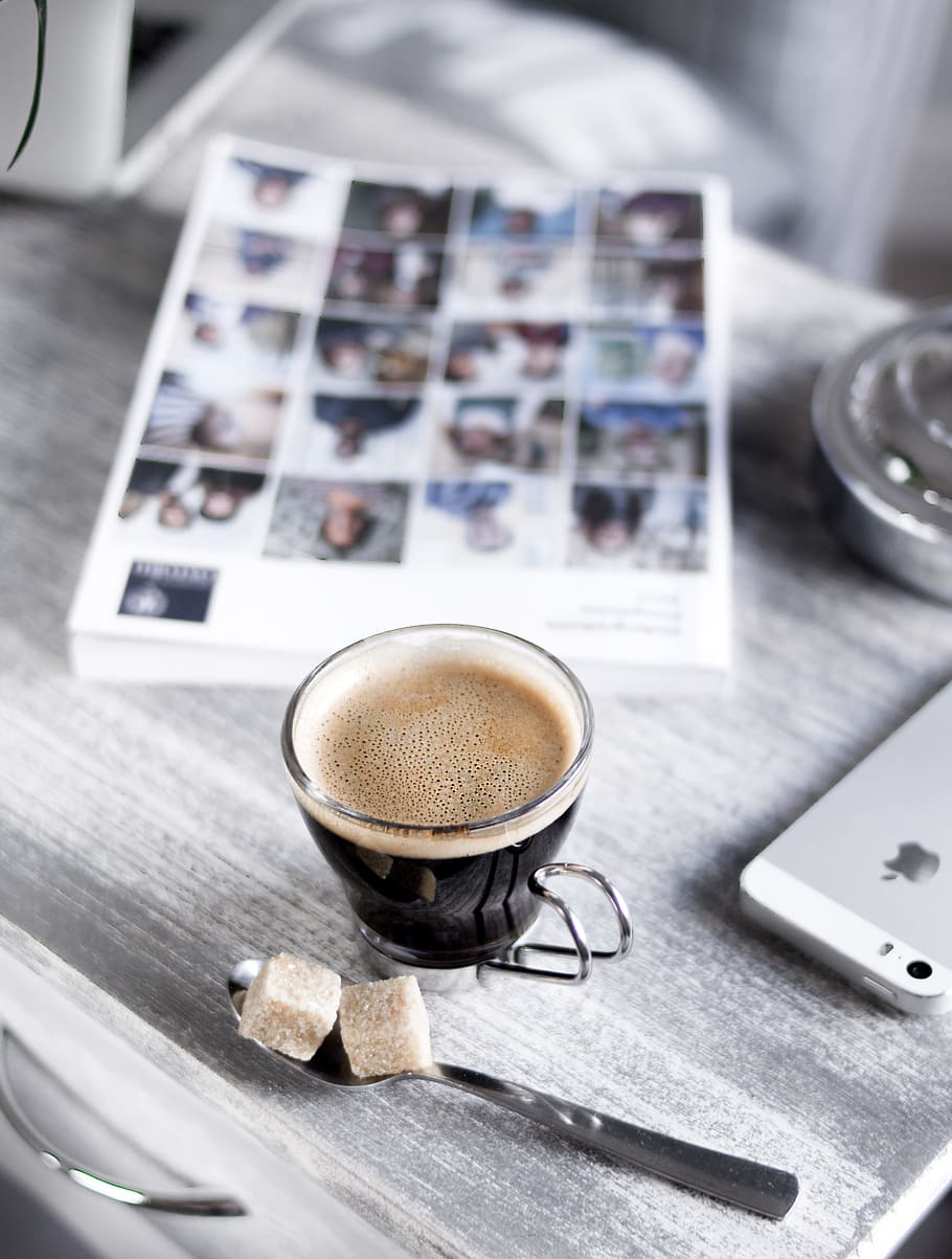 Close-up Photography of Coffee, apple device, black coffee, blur HD wallpaper