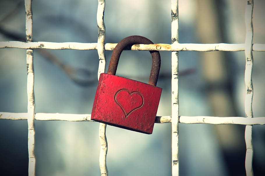castle, heart, love symbol, rusty, feelings, wedding, romance HD wallpaper