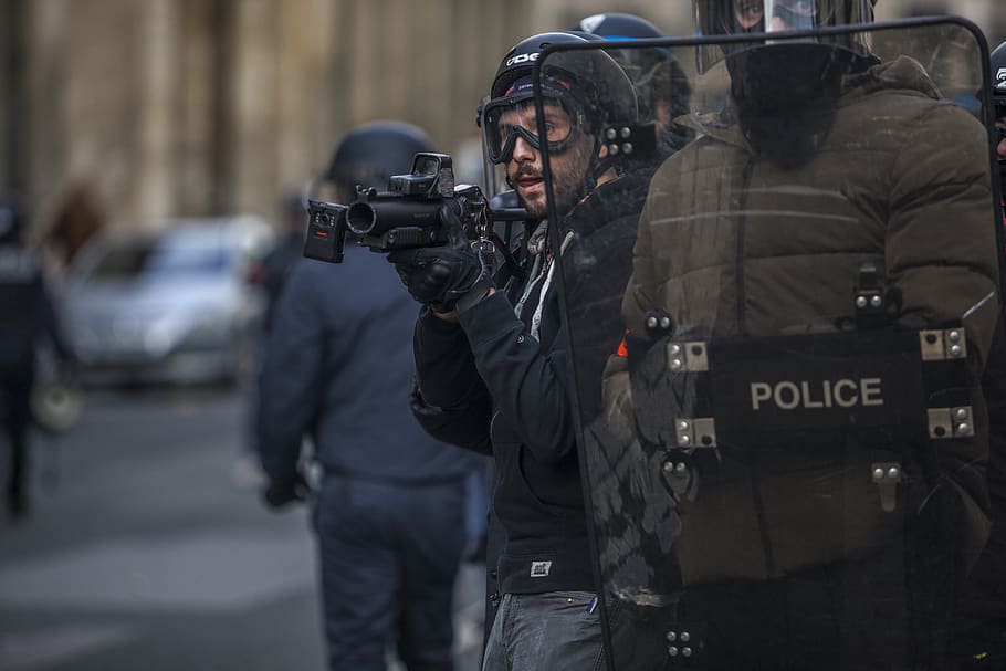 police holding rifle, police force, law, government, real people HD wallpaper