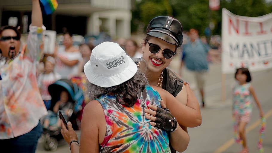 Man and Woman Hugging Each Other, celebration, city, crowd, drag race HD wallpaper