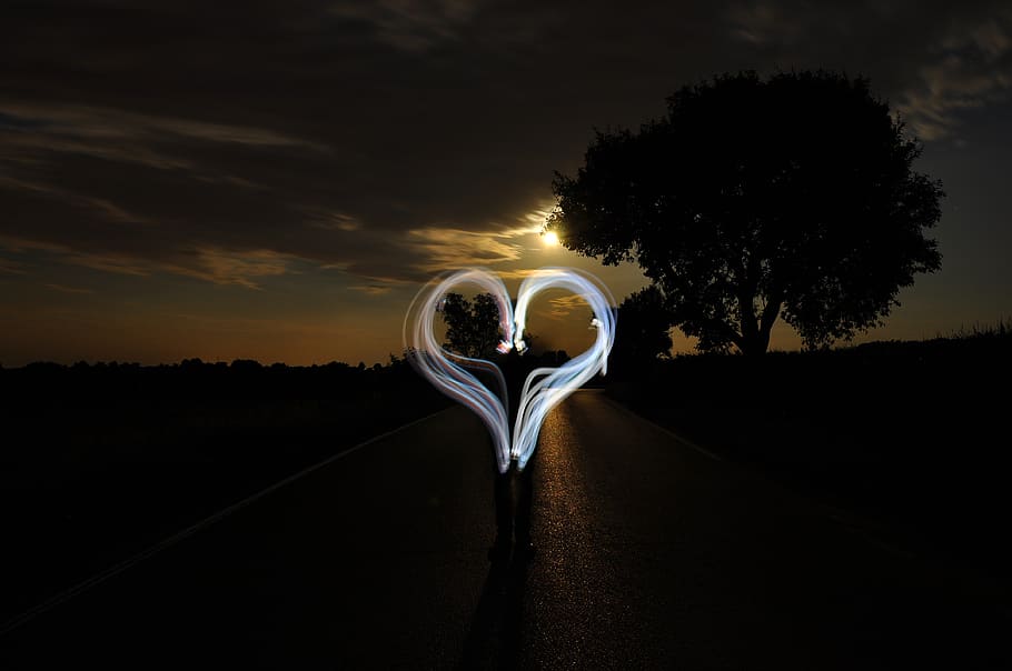 slovakia, dechtice, lighting, moon, heart, love, tree, romantic HD wallpaper