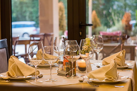 Selective Photography of Table Setting, Fine Dining, restaurant HD wallpaper