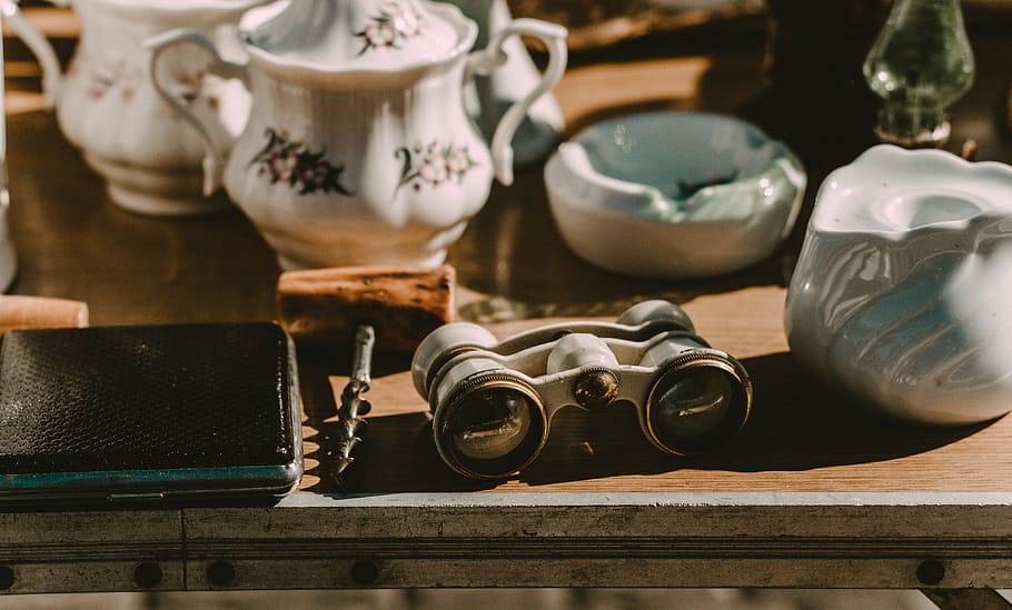 gray binocular beside white ceramic oil diffuser, teapot, table HD wallpaper