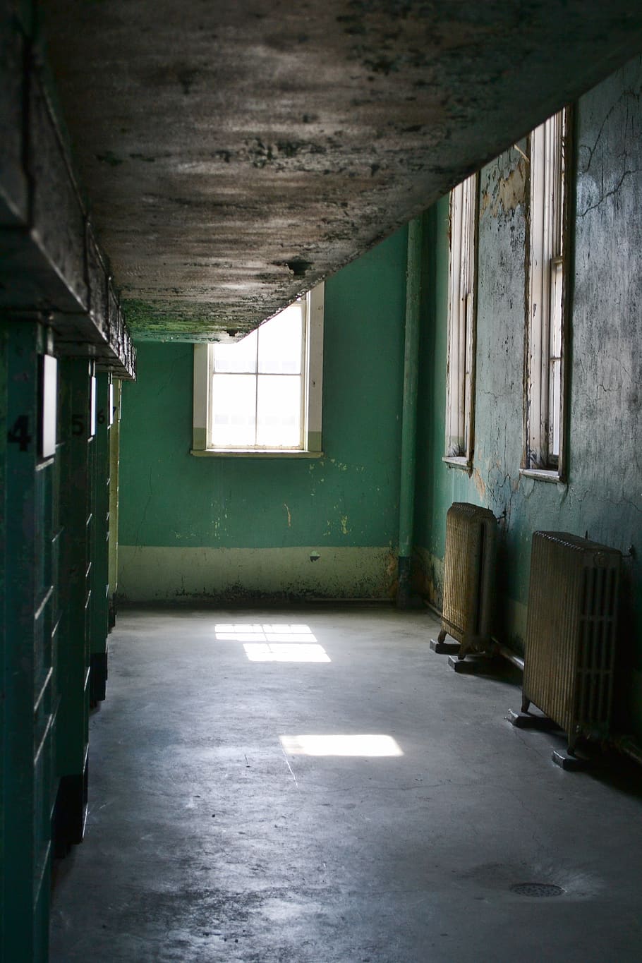 Green Painted Wall With Panel Heaters, building, daylight, decay HD wallpaper