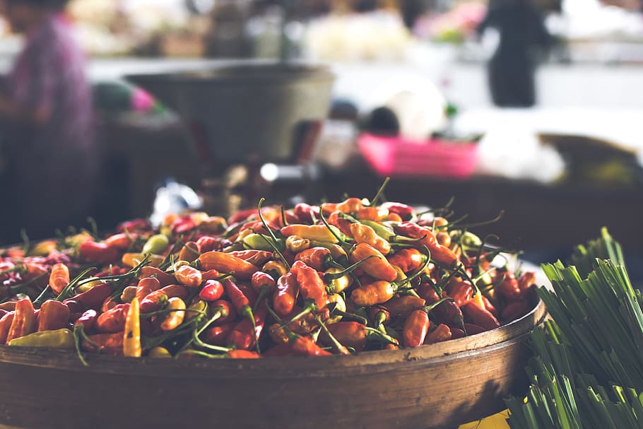 Focus Photo of Round Brown Wooden Bowl Filled With Chili Lot HD wallpaper