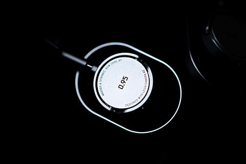 device displaying at 0.95, electronics, headphones, headset, cd player HD wallpaper