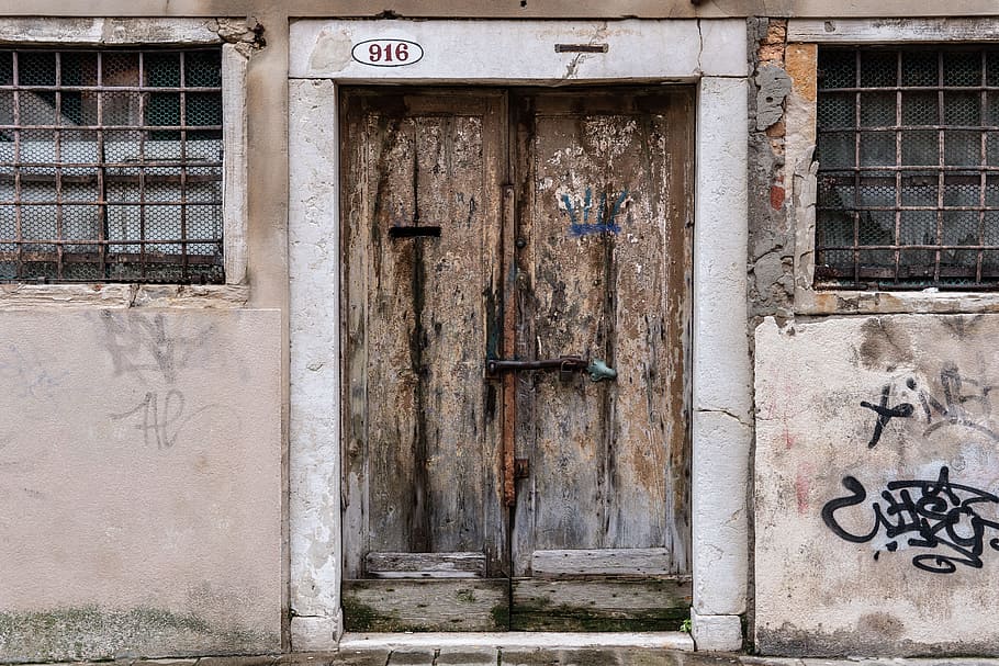 closed brown wooden door, building, wall, enterance, rust, old HD wallpaper