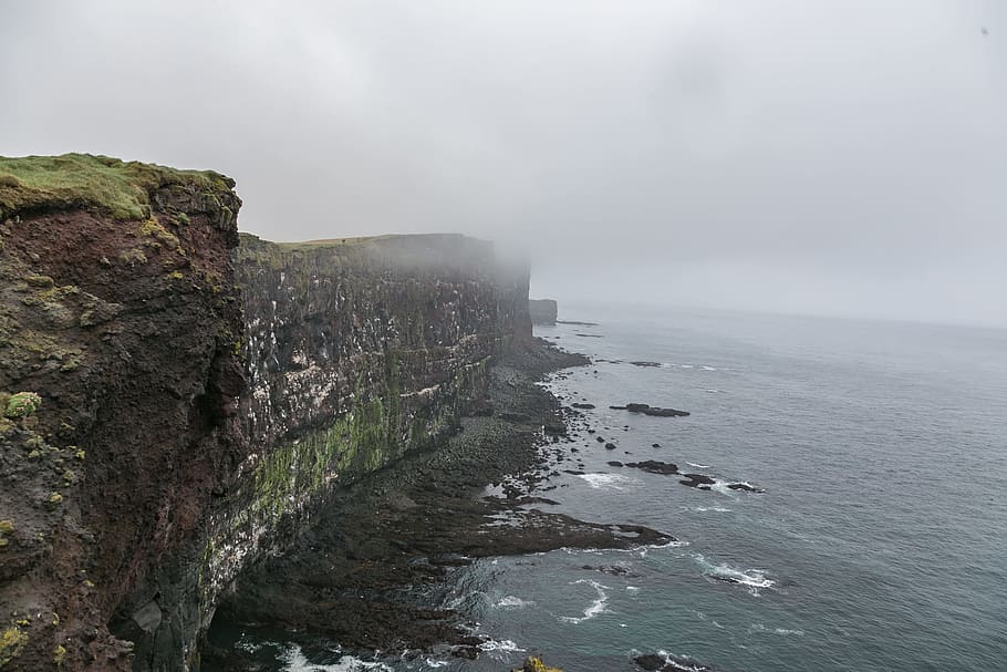 Cliff Surrounded by Fog, beach, cliff coast, clouds, daylight HD wallpaper