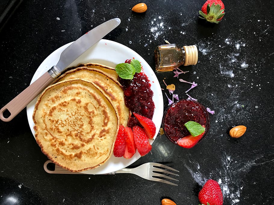 Pancake on Plate, almonds, berries, bread knife, breakfast, close-up HD wallpaper