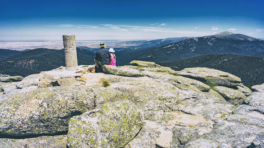 spain, navacerrada, mountains, landscape, mountaintop, tourists HD wallpaper