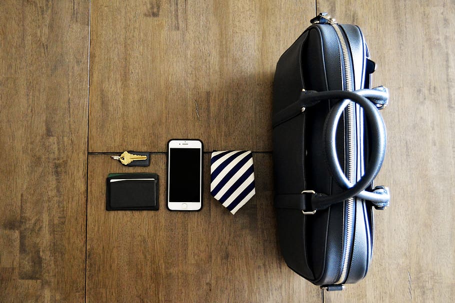 guy, man, male, stuff, items, objects, preparation, morning HD wallpaper