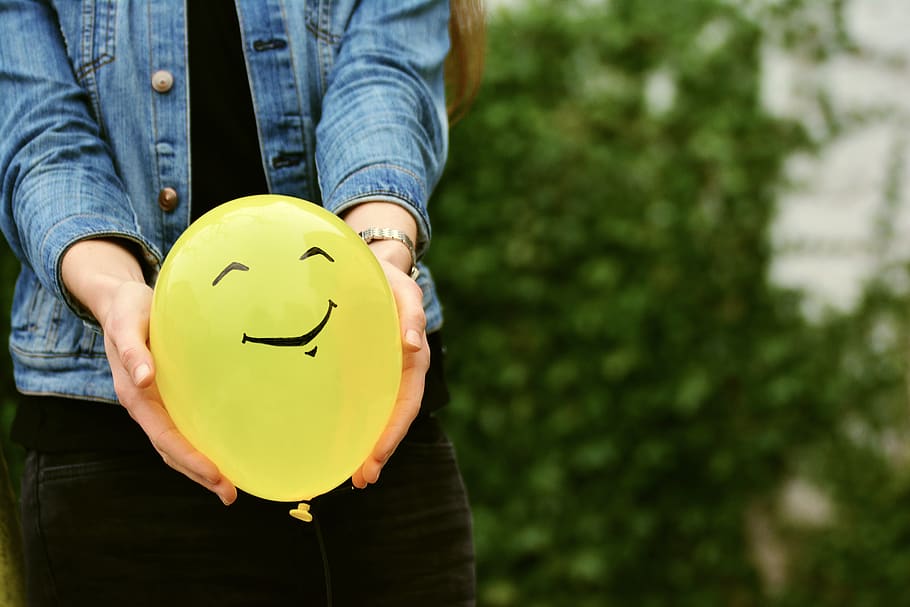 balloon, hands, relationship, human, woman, friendship, partner search HD wallpaper