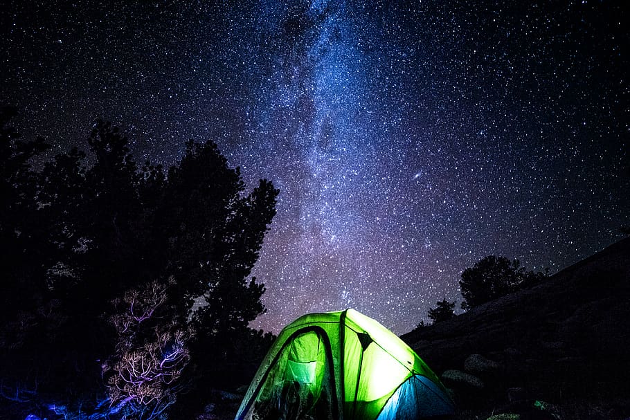 lights inside closed green and blue tent under starry sky, star - space, HD wallpaper
