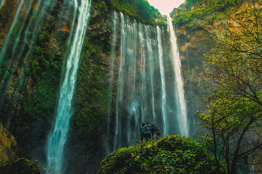 indonesia, grojogan sewu waterfall, forest, folk, wander, waterfalls, HD wallpaper