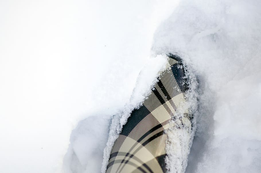 snow, boot, snowboot, winter, cold, white color, cold temperature HD wallpaper