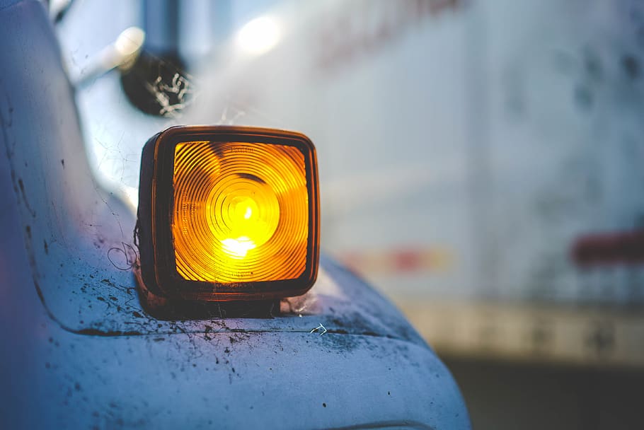 light, car, old, vintage, junkyard, focus on foreground, lighting equipment HD wallpaper