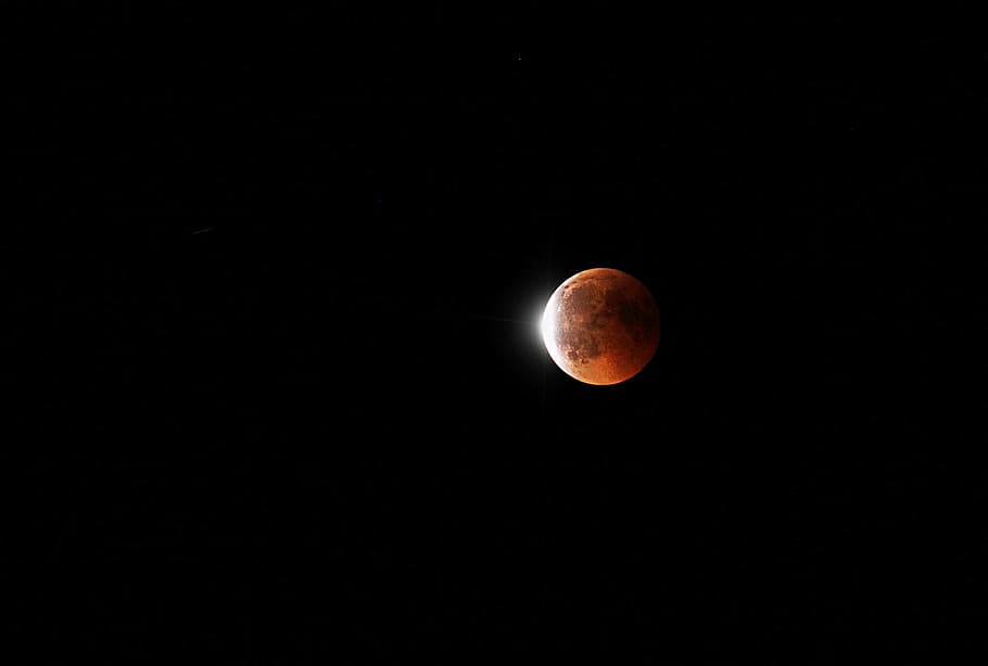 solar eclipse, moon, lunar, sky, sun, flare, ray, red, black HD wallpaper