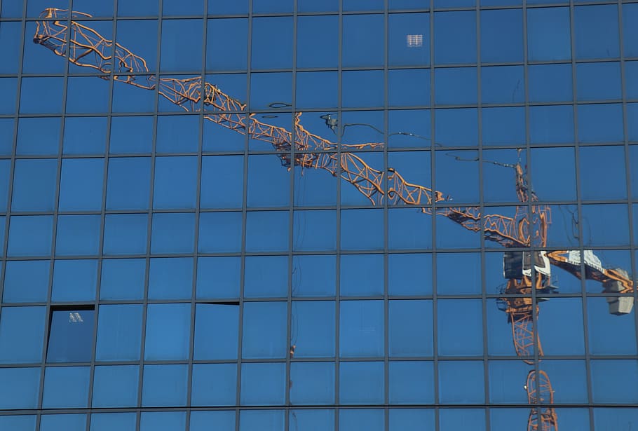 reflection, crane, house, building, blue, sky, architecture HD wallpaper
