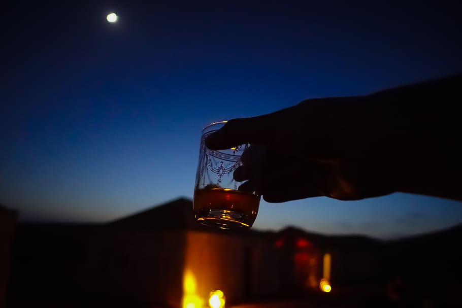 sahara desert, drink, alcohol, human hand, refreshment, human body part HD wallpaper