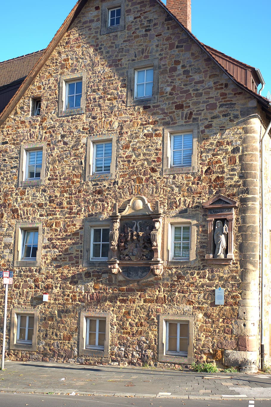 kassel, house, facade, building, wall, window, input, architecture HD wallpaper