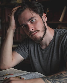 man taking selfie, person, human, bar counter, pub, worker, computer HD wallpaper