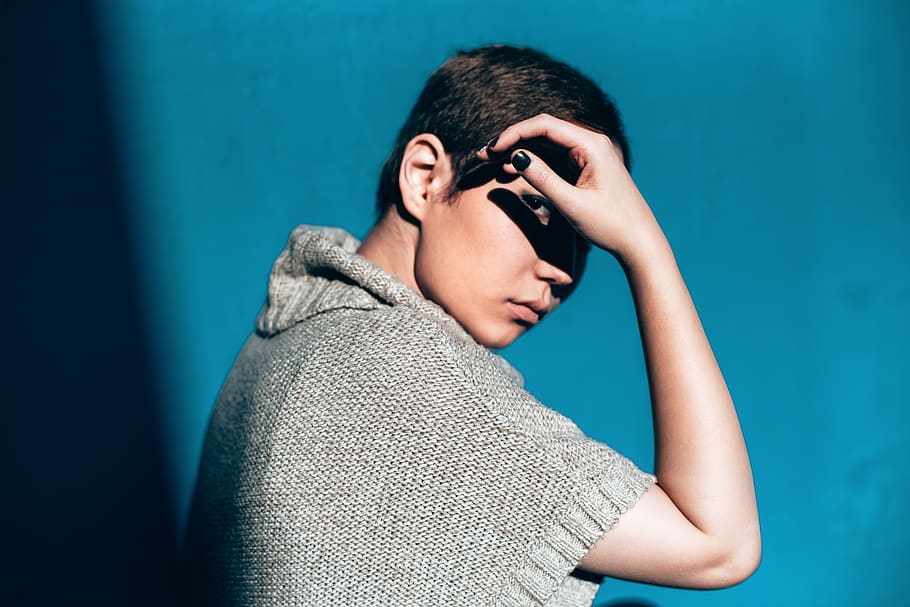 man gray knit top, clothing, apparel, person, human, sleeve, sweater HD wallpaper