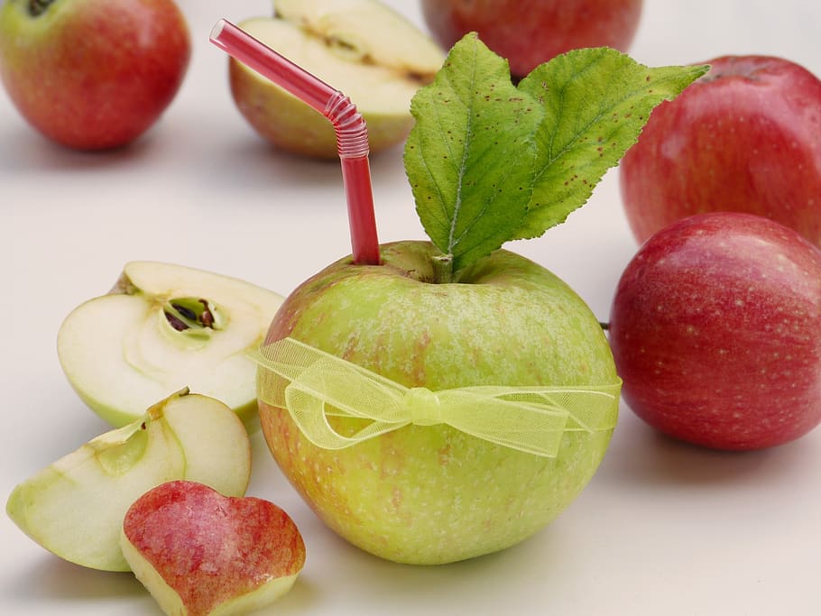 apple, straw, heart, vitamins, health, bio, left untreated HD wallpaper