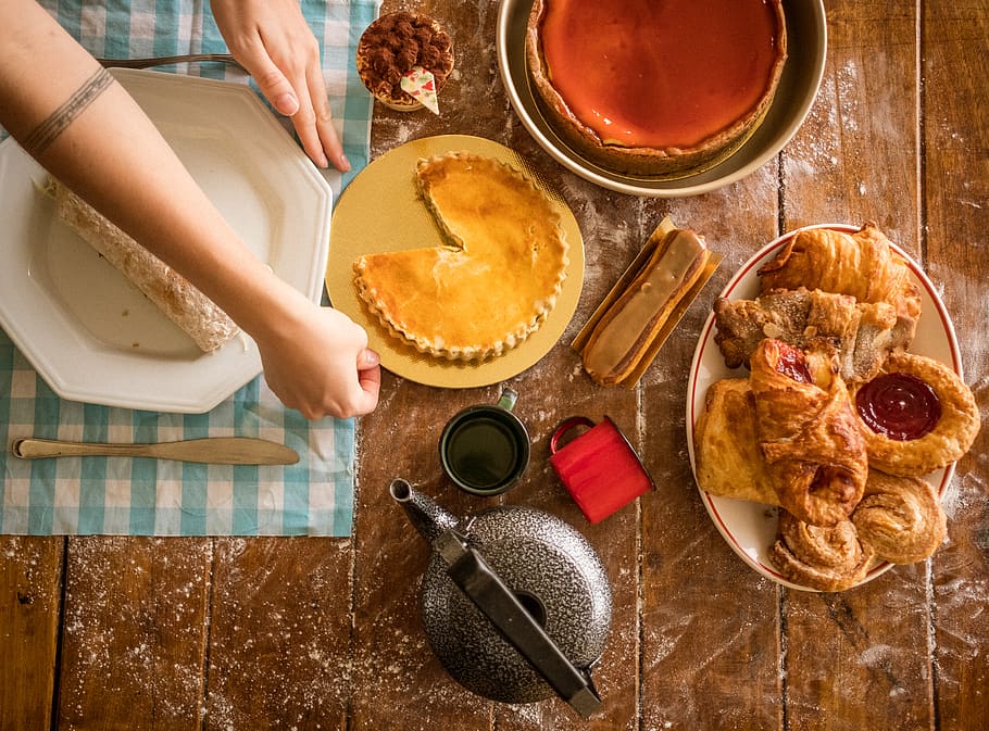Baked Pies and Breads, baked goods, cake, delicious, food, food photography HD wallpaper