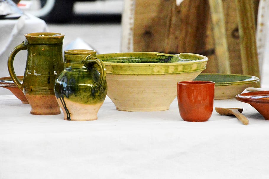 medieval times, table, pottery, vintage, dishes, kitchen, decorative HD wallpaper
