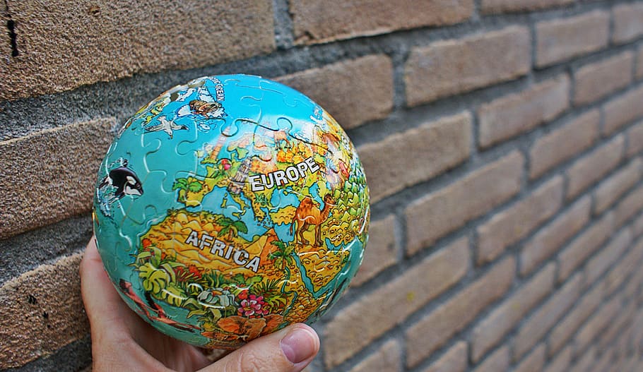 globe, child, puzzling, continents, earth, world, planet, global HD wallpaper
