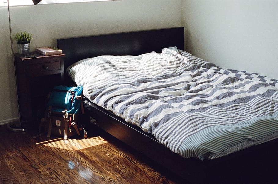 bedroom, sheets, covers, night table, nightstand, hardwood HD wallpaper