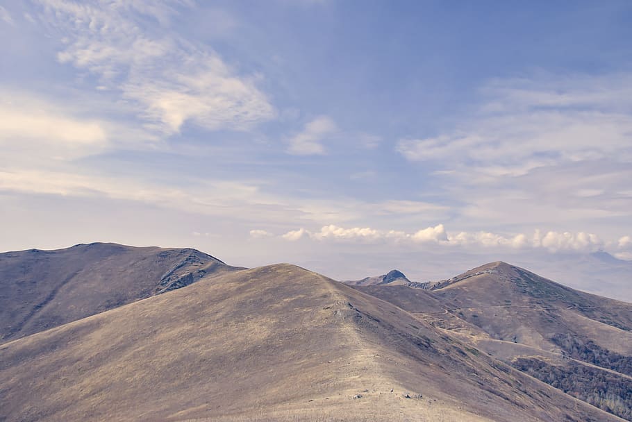 brown mountain, nature, outdoors, mountain range, soil, sand HD wallpaper