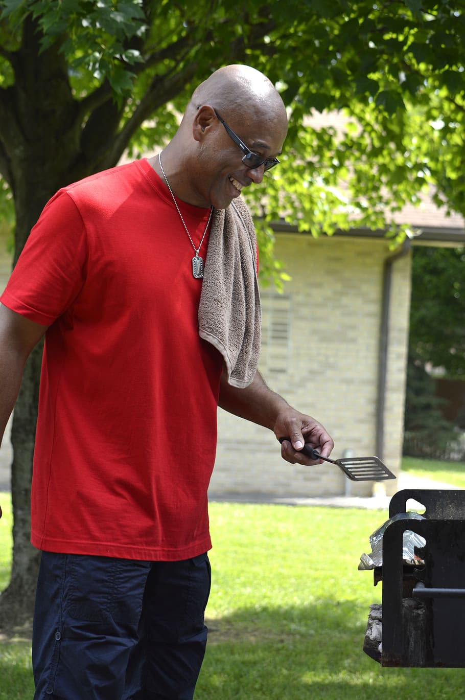 bald, bbq, cooking, glasses, grass, green, grill, leaves, red shirt HD wallpaper