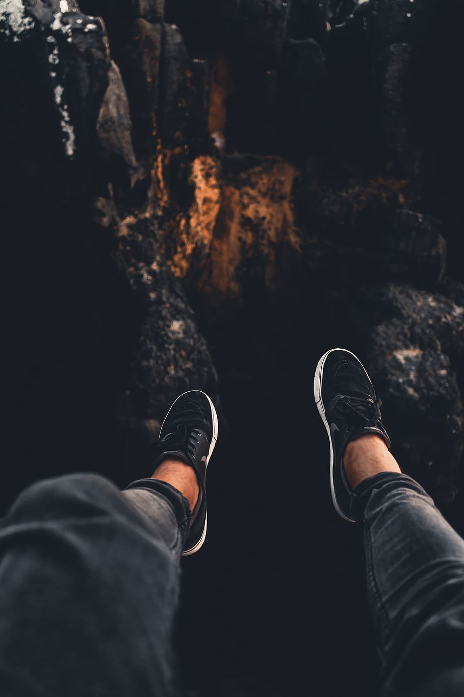bridge, foot, shoes, superb view, slope, cliff, personal perspective, HD wallpaper