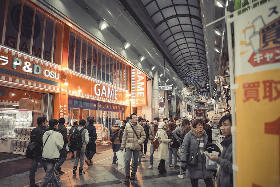 Person Showing Shopping Mall, architecture, commerce, crowd, lights HD wallpaper