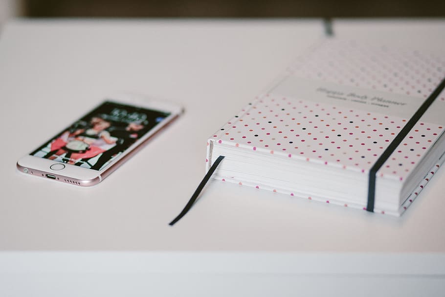 iphone, apple, mobile, gadget, technology, notebook, blur, no people HD wallpaper