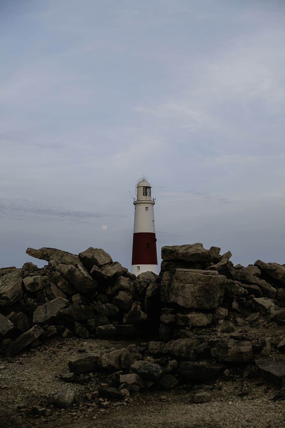 lighthouse, building, architecture, tower, beacon, rubble, moon HD wallpaper