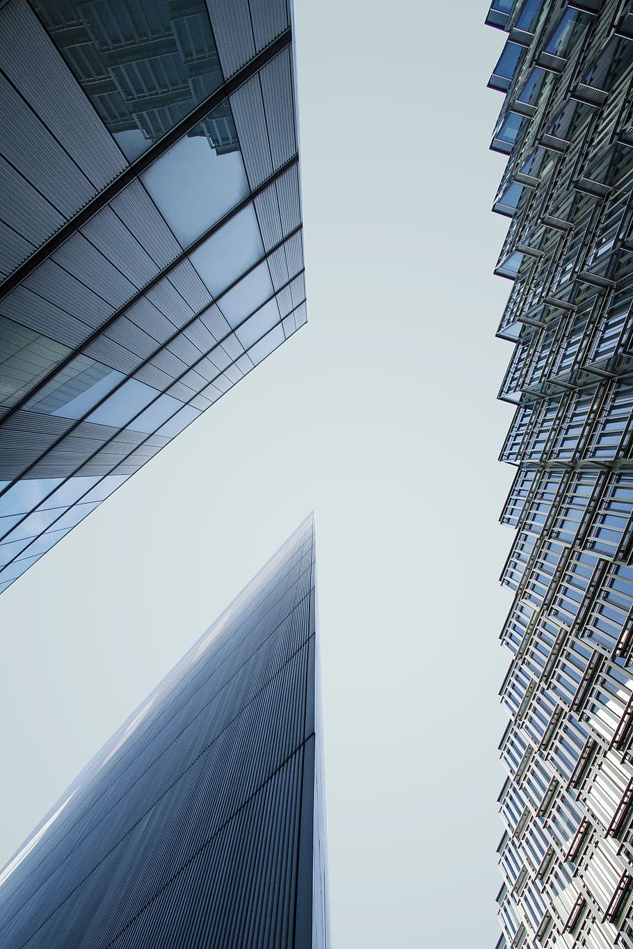 low-angle view of building, built structure, building exterior HD wallpaper