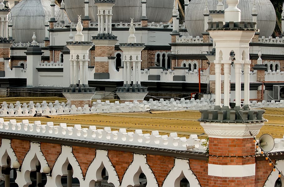 white and brown castle, dome, building, architecture, roof, mosque HD wallpaper