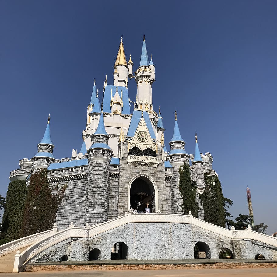 Синий замок. Castles and Blue Sky.