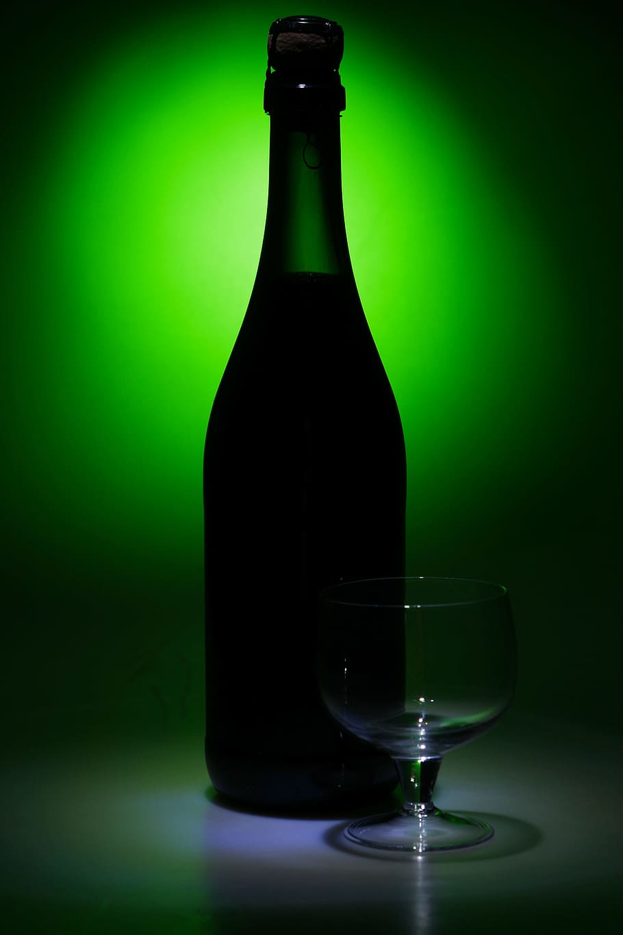 bottle, champagne, drink, effect, light, nobody, objects, shot HD wallpaper