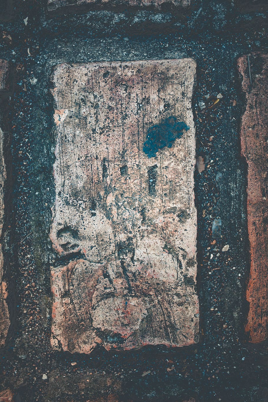 Brown Wooden Decor, brick, brick texture, close-up, dirty, masonry HD wallpaper