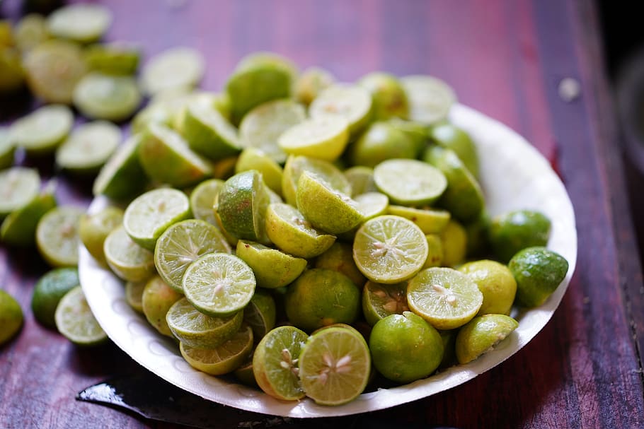 lemon - fruit, juice, table, close-up, nature, freshness, harvesting HD wallpaper
